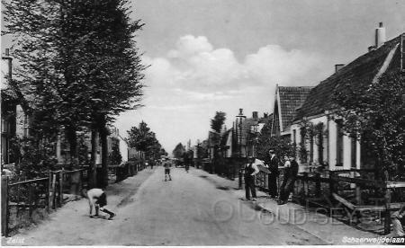 Schaerwln-1937-002.jpg - De Schaerweijdelaan in 1937. Deze huizen aan het begin van de Schaerweijdelaan werden in 1970 afgebroken om plaats te maken voor nieuwbouwwoningen.