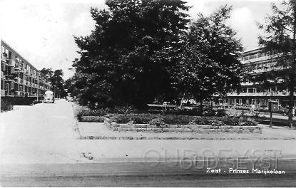 Pr.mar-1964-001.jpg - Prinses Marijkelaan met flats aan beide kanten, gebouwd tussen 1957 en 1965. foto gemaakt in 1964.