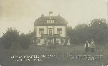 Krakelingweg-1921-001.jpg - Een ansicht van rust- en herstellingsoord de “Witte Hull”. Het rusthuis was gelegen aan de Krakelingweg (nr. 1), maar werd rond 1950 afgebroken. Foto gemaakt in 1921.