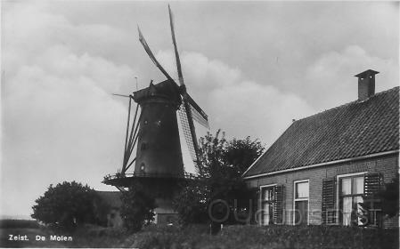 Koppeldijk-1938-002.jpg - Aan de koppeldijk no: 50, stond in 1938 een molen genaamd 't Klompje. gezicht vanaf de Zeister grift nabij het sluiswachterswoning.