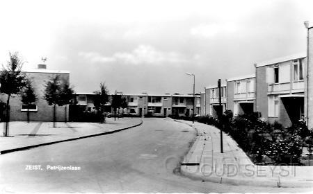 Patrln-1961-001.jpg - De Patrijzenlaan is één van de wegen in de vogelwijk. Net als andere Hoendersoorten zoals: Fazantenlaan en plein, Korhoenlaan en de Kwartellaan zijn deze namen door de gemeenteraad in 1956 bepaald voor nieuwe wegen in het bestemmingsplan Kroostweg. Foto gemaakt in 1961.